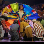 Een kleurrijke en sprankelende reis vol dromen en hoop